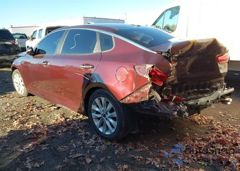 2017 Kia Optima Lx z USA, uszkodzony, nr VIN 5XXGT4L39HG122501